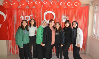 Cumhuriyetin 100üncü yılında 100 yıllık eserler sergilendi