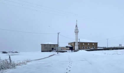 Gümüşhanenin yüksekleri beyaza büründü