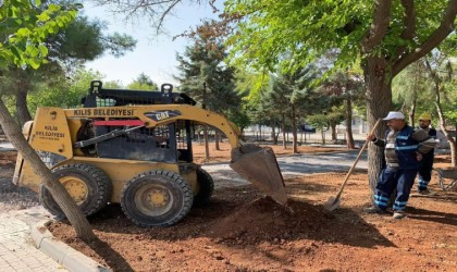 Kiliste parklar refüj ve bulvarların bakımları sürüyor