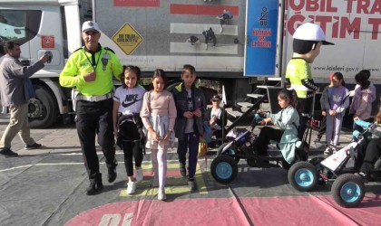 Kırıkkalede öğrenci ve vatandaşlara trafik eğitimi verildi