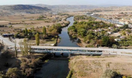 Kurtuluş Savaşında önemli rol üstlenen iki eser: Türkiyenin ilk demir köprüsü ve Yahşihan İstasyonu