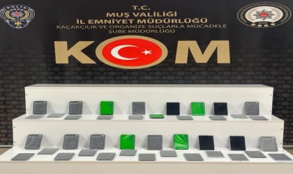 Muşta 40 adet gümrük kaçağı cep telefonu ele geçirildi