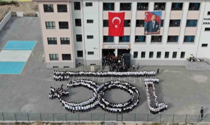 Nevşehirde öğrencilerden 100. yıl koreografisi