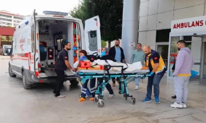 Okulun 3’üncü kat penceresinden düşen liseli Elif, ağır yaralandı