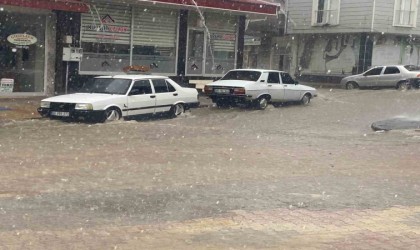 Osmaniyede kuvvetli yağış hayatı olumsuz etkiledi