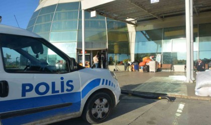 Otobüs terminalinde eski eşini silahla yaraladı