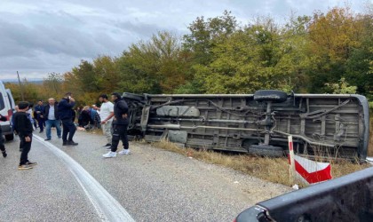 Tekirdağda devrilen yolcu minibüsünde 16 yaralı