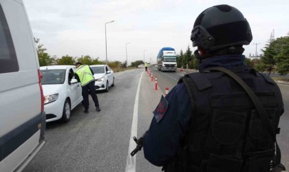 Uşakta Cayrokopter ile havadan trafik denetimi