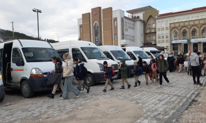 530 öğrencinin taşımalı gittiği okullara polislerden sıkı denetim