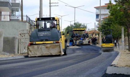 Akdağmadeni ilçesinde asfalt çalışmaları sürüyor