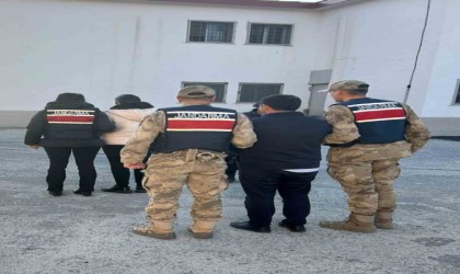 Ardahanda göçmen kaçakçılarına operasyon: 2 zanlı tutuklandı