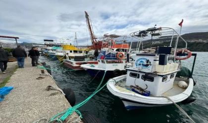 Bartın için fırtına uyarısı yapıldı, tekneler karaya alındı (2)