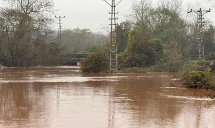 Bartın Irmağı’nda su seviyesi 4 metre yükseldi (2)