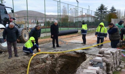 Başkan Bakkalcıoğlu kanal boyunda incelemelerde bulundu