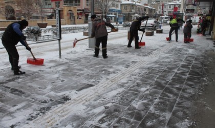 Bayburtta kar yağışı etkili oluyor