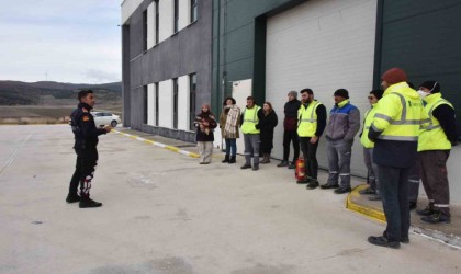 Bozüyük Belediyesi İtfaiyesinden fabrikada yangın eğitimi