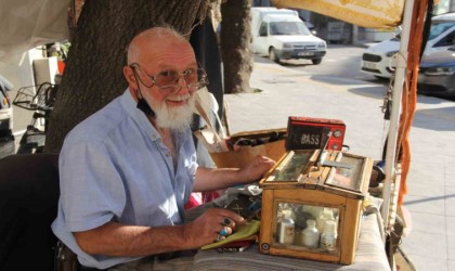 Çorumda 40 yıldır aynı yerde tezgah açıyor