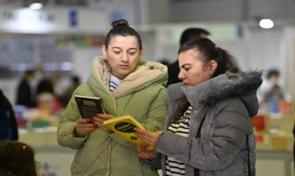 Çorumda açılan kitap fuarına yoğun ilgi