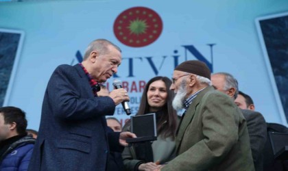 Cumhurbaşkanı Erdoğan Binali dedeye doğalgaz sözünü tuttu