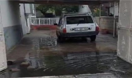 Kahtayı sağanak vurdu, evleri su bastı