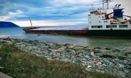 Karaya oturan kuru yük gemisi için 2 kurtarma seçeneği