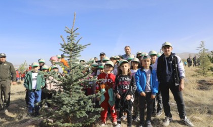 Niğdede cumhuriyetin 100. yılında 100 bin fidan toprakla buluşuyor