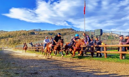 Orduda rahvan at yarışları rüzgarı esti