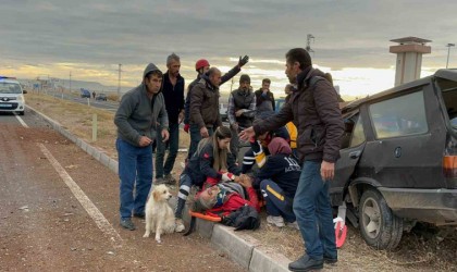 Takla atan otomobilin sürücüsü yaralandı, annesi hayatını kaybetti