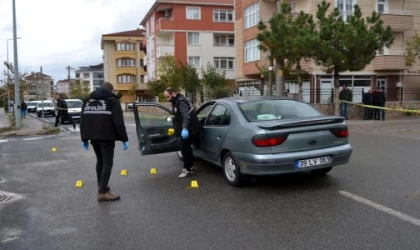 Tartıştığı oğlunu tabanca ile bacağından yaraladı