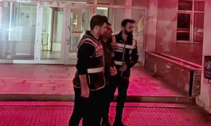 Yurt geneline aranılan bilişim ve kredi kartı dolandırıcısı Malkarada yakalandı