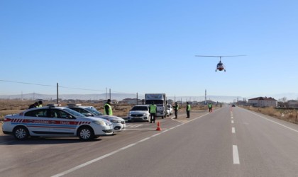 Aksaray jandarmadan Cayrokopter ile denetim