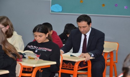 BİL-EN Projesi kapsamında kitap okuma saatleri devam ediyor