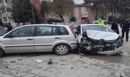 Bilecikte trafik kazası: 3 yaralı