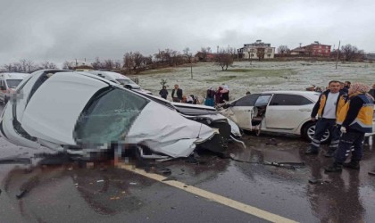 Bingölde trafik kazası: 1 ölü, 4 yaralı