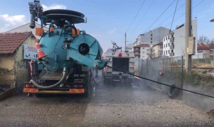 Bozüyükte yağmur suyu hatlarında temizlik