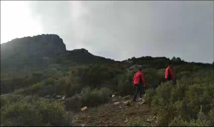 Burdurda mantar toplarken uçurumdan düşen vatandaşı ekipler kurtardı