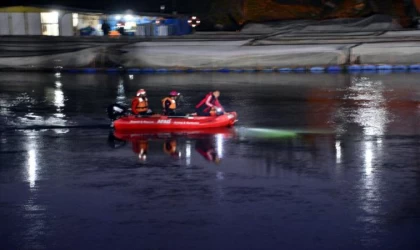 Ceyhan Nehri’ne düşen 3 çocuktan 2’si kurtarıldı, 1’i kayıp