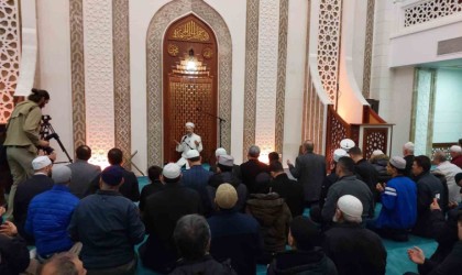 Diyanet İşleri Başkanı Ali Erbaş sabah namazında Rizeliler ile bir araya geldi