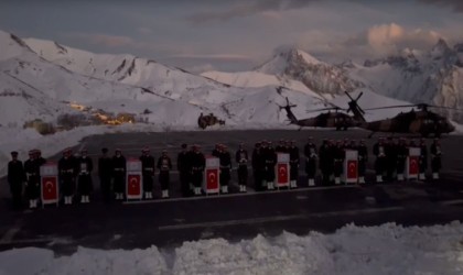 Hakkaride şehitler için tören düzenlendi