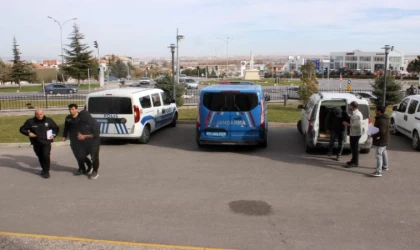 İmamın namaza gelen çocuklara vereceği simit ve kıyafetleri çalan 2 kardeş tutuklandı