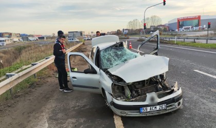 Işık ihlali yapan kamyon, otomobile çarptı: 1 ölü, 2 yaralı