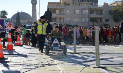 Jandarmadan öğrencilere trafik güvenliği eğitimi