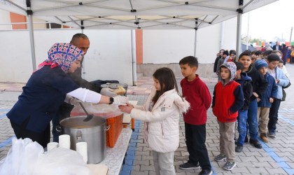 Kahramanmaraşta öğrencilere çorba ikramı