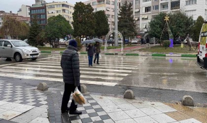 Kırklarelide sağanak yağış etkili oluyor