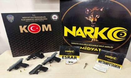 Midyat polisi 5 adet ruhsatsız tabanca ve paketler halinde uyuşturucu ele geçirdi