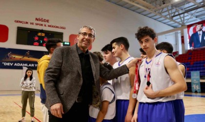 Niğdede Okul Sporları Basketbol Müsabakaları tamamlandı