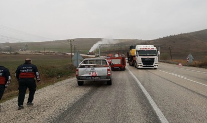 Oksijen tüpü yüklü kamyonda panik anları