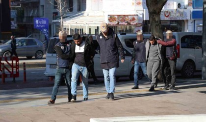 Ölüm emri veren DEAŞlılar sınır dışı edildi