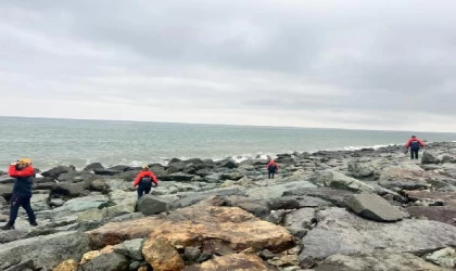 Rize’de dalgalara kapılan kadını arama çalışmalarında 10’uncu gün