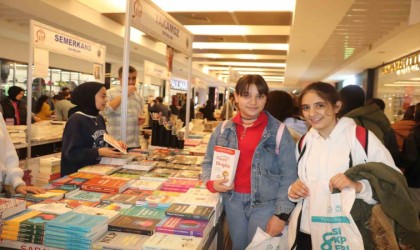 Siirtte binlerce kitap okuyucusunun beğenisine sunuldu